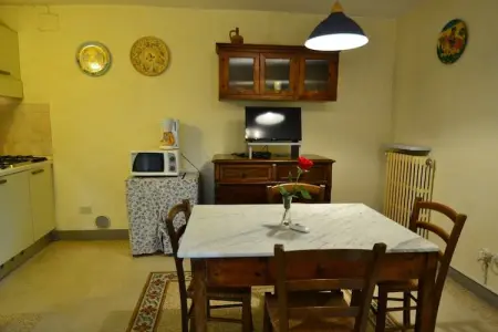 Geraneo, Maison à Montecatini près du Lac & Sauna - Photo 8