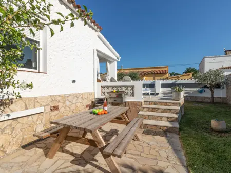Villa Montgri 322, lumineuse avec piscine et jardin arboré - Photo 17