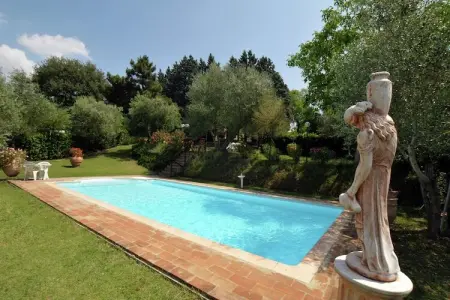 Casale le Capanne, Villa rustique entourée de champs de tournesols - Photo 2