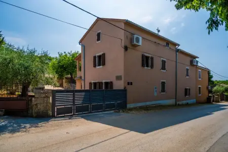 Villa paisible à Rakalj avec piscine - Photo 4