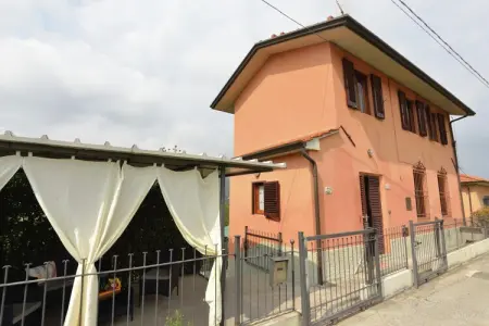 Tra Lucca e il Mare, Ferme à Gualdo avec piscine privée - Photo 3