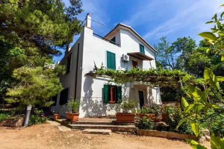 Villa Nicola, Villa spacieuse en Calabre avec piscine partagée - Photo 4