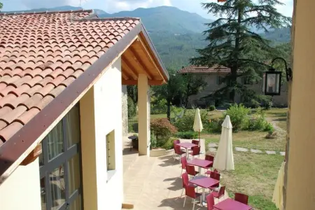 Borgo Belvedere Combi, Ferme en Italie près des chutes Dardagna - Photo 12