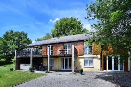 La Sérénité, Chalet d'ambiance avec sauna et jacuzzi - Photo 1