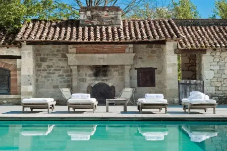 Château la Colombie, Château en Nouvelle-Aquitaine avec piscine & vue - Photo 2
