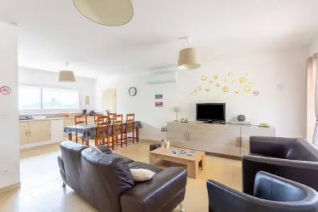 Les Lavandes, Maison de vacances sensationnelle avec piscine - Photo 2