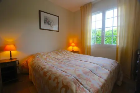 Bourg Est 2, Villa avec jardin près de beau terrain de golf - Photo 2