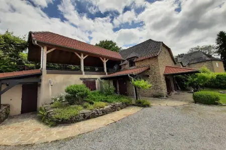 Altillac - Le Combelle, Maison de vacances à Altillac avec piscine privée - Photo 4