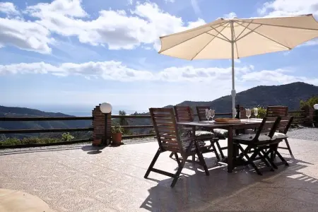 Casa de Alegría de Brasevin, Villa spacieuse à Arenas avec vue sur la mer - Photo 17