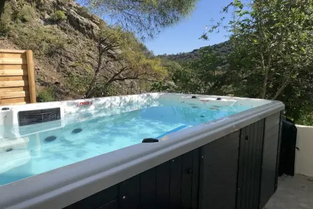 Villa attrayante et luxueuse avec piscine et jacuzzi - Photo 9
