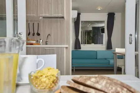 Baia Domizia Villaggio Camping I3, Escapade paisible dans un chalet - Photo 2