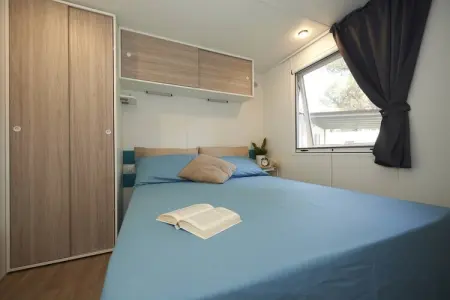 Baia Domizia Villaggio Camping I4, Chalet avec terrasse et piscine - Photo 3