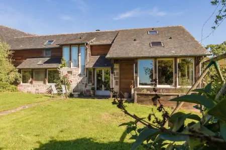 Les Hirondelles, Maison de vacances moderne avec piscine - Photo 2