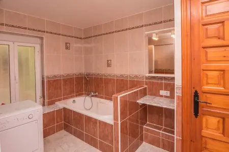 Villa avec vue magnifique, piscine privée, terrasses et beau jardin spacieux - Photo 15