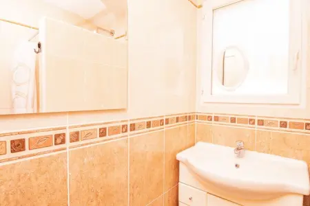 Villa avec vue magnifique, piscine privée, terrasses et beau jardin spacieux - Photo 17