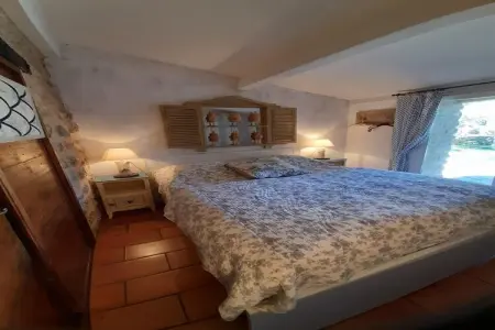 Repos, Charme provençal avec piscine - Photo 2