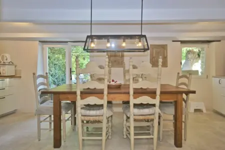 Repos, Charme provençal avec piscine - Photo 4