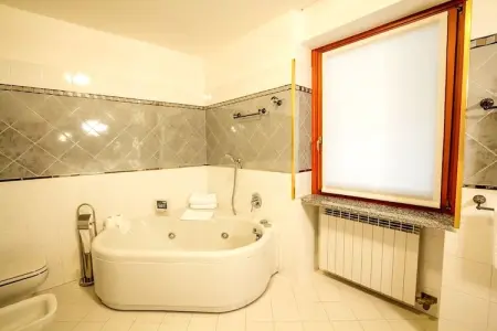 Villa Meraviglia, Manoir au bord du lac avec piscine - Photo 28