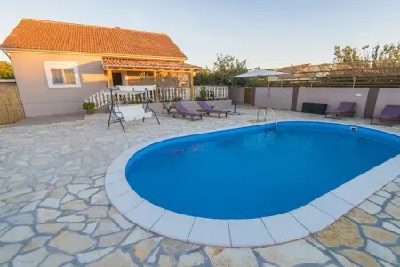 Holiday home Boca, Maison près de Zadar avec piscine privée - Photo 5