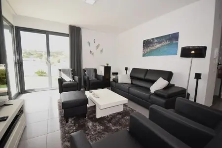 Vila Coruja, Villa Familiale avec Terrasse et Piscine - Photo 1