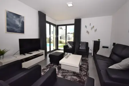 Vila Coruja, Villa Familiale avec Terrasse et Piscine - Photo 9