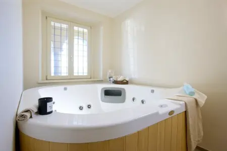 Villa Confalonieri - Sedici, Villa de luxe avec jacuzzi dans le Piémont - Photo 33