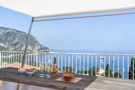 Antonino, Élégante villa en bord de mer à Èze - Photo 5