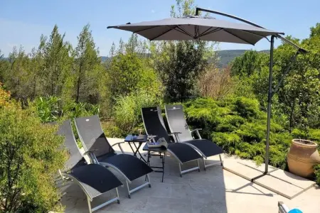 La Tinasse, Villa avec jardin et maison d'hôtes - Photo 19