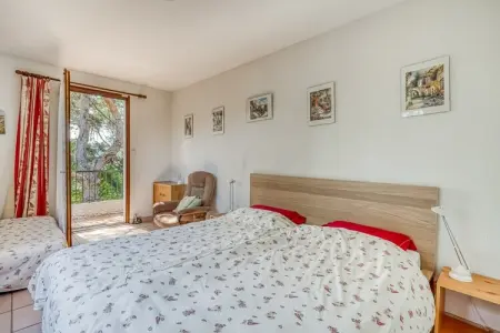 La Tinasse, Villa avec jardin et maison d'hôtes - Photo 36