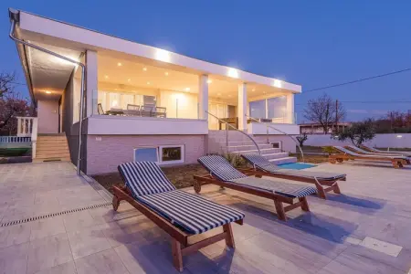 Holiday home Giovanni, Villa à Galovac avec piscine près de Zadar - Photo 20