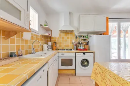 Villa Les Muriers, Escapade ensoleillée à Roquebrun - Photo 2