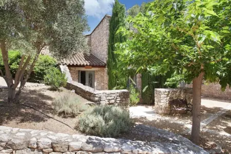 La Bastide des Chênes 1, Maisonette à Gordes au charme provençal - Photo 5