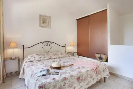 La Bastide des Chênes 2, Maisonette à Gordes près des collines - Photo 16