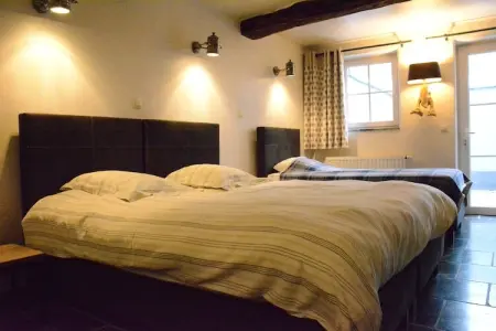 Le Fou du Village, Villa avec jacuzzi dans un quartier calme - Photo 19