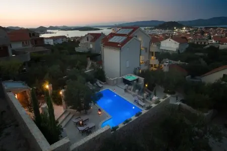 Apartment Kosirina, Appartement à Murter avec vue sur mer - Photo 6