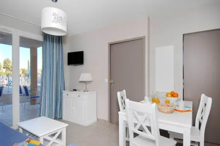 Residence Les Océanides 1, Retraite ensoleillée avec piscine - Photo 14