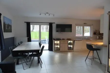 Bois Joli, Maison de vacances spacieuse avec terrasse à Beauraing - Photo 2