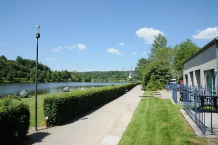 Libellule Style, Maison de Vacances à Vielsalm avec Vue sur le Lac - Photo 14