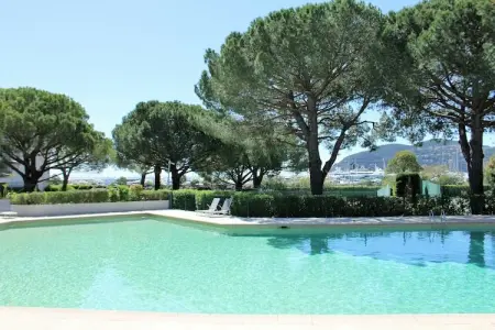 sur la plage, Appartement à Mandelieu près de la plage méditerranéenne - Photo 1