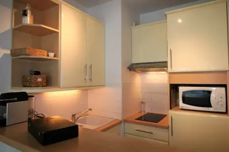 sur la plage, Appartement à Mandelieu près de la plage méditerranéenne - Photo 2