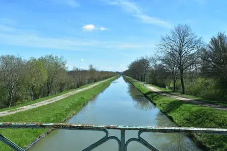 LE Moullin Mouille, Luxueuse demeure à Verneuil avec jardin clôturé - Photo 35