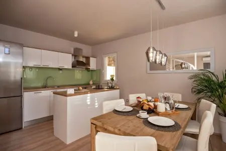 Villa Le Lu, Villa à Žrnovnica avec piscine chauffée - Photo 3