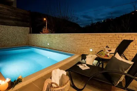 Villa Le Lu, Villa à Žrnovnica avec piscine chauffée - Photo 8