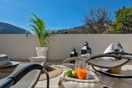 Villa Le Lu, Villa à Žrnovnica avec piscine chauffée - Photo 9