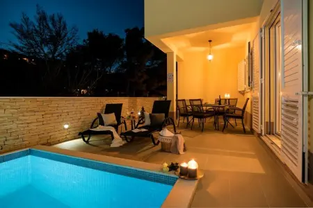 Villa Le Lu, Villa à Žrnovnica avec piscine chauffée - Photo 28