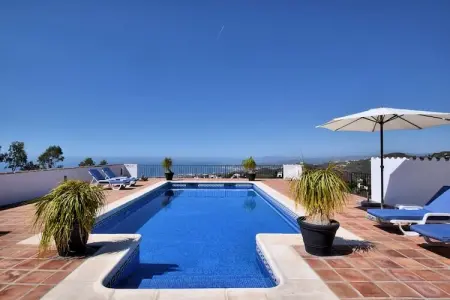 Casa Iris, Villa à Sayalonga avec Piscine Privée - Photo 1