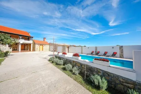 Villa Miki, Villa à Poličnik avec piscine près de Zadar - Photo 7
