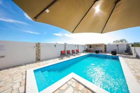 Villa Miki, Villa à Poličnik avec piscine près de Zadar - Photo 8