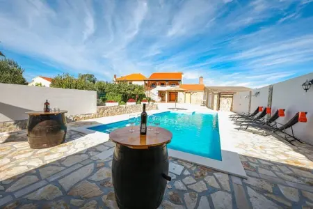 Villa Miki, Villa à Poličnik avec piscine près de Zadar - Photo 9