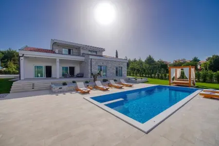 Vila Ena, Villa à Pridraga avec piscine près de la mer - Photo 7